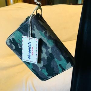 AÉROPOSTALE NWT Camo wristlet
